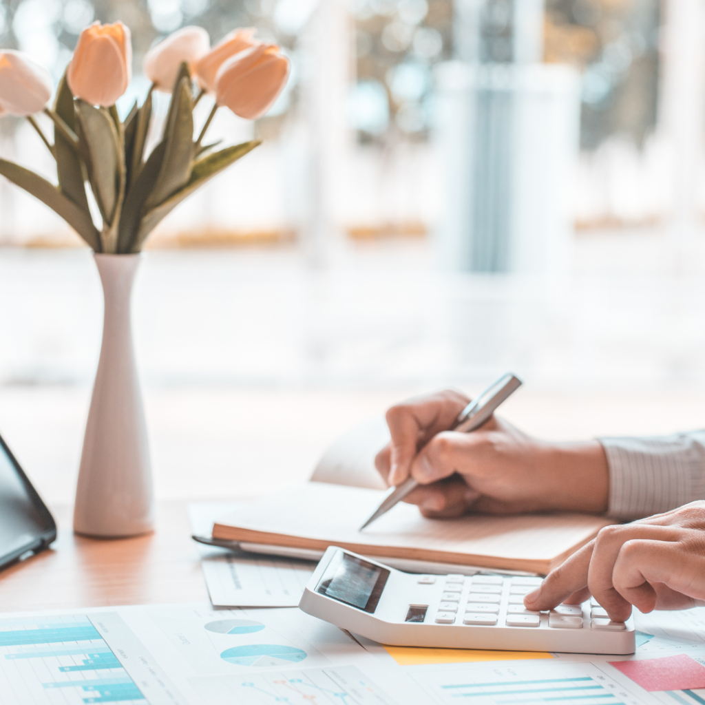 10 Easy Online Businesses You Can Start Today: Your Path to Passive Income and Flexibility - Enter Marketing - Build your business for free - change your life